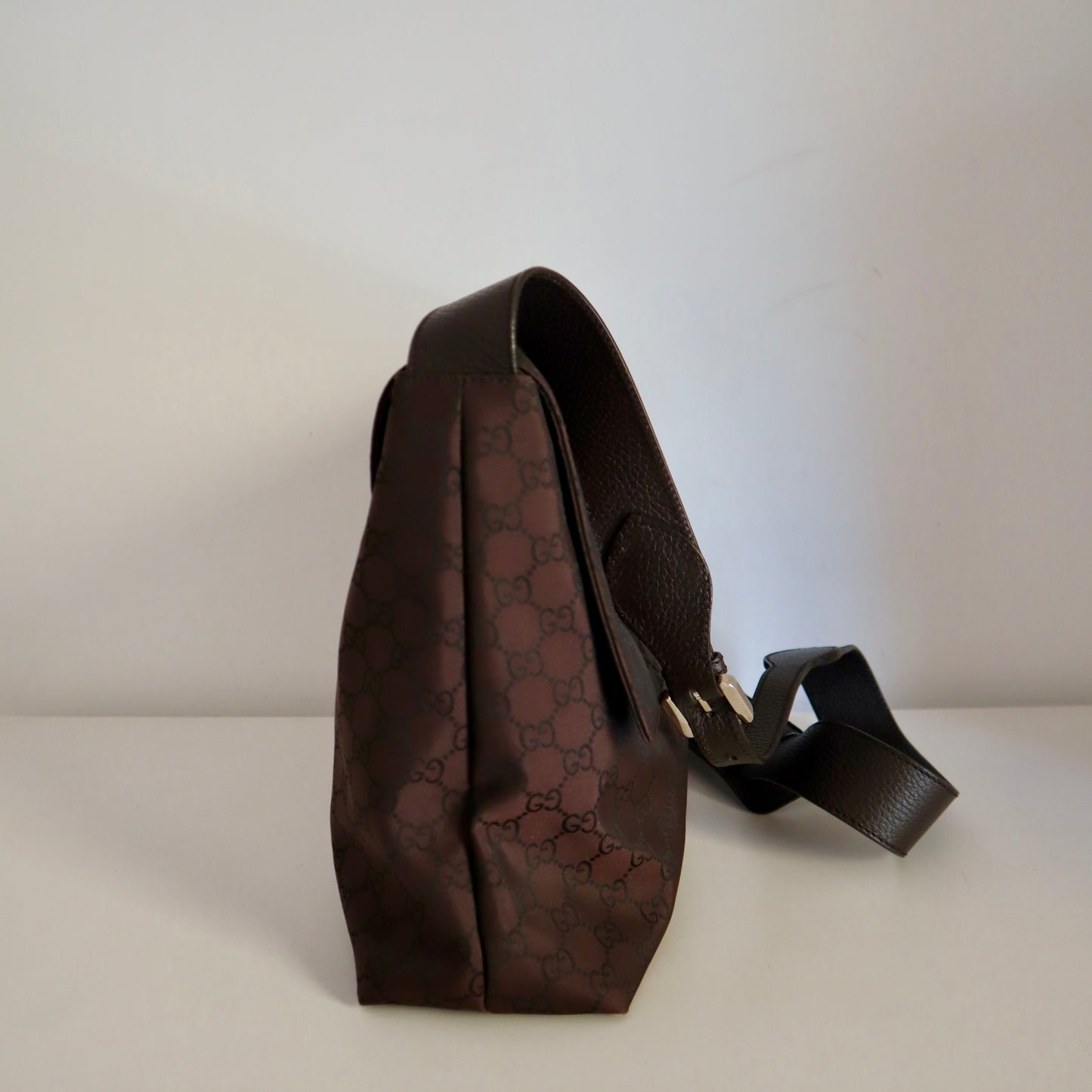 Borsa a tracolla Gucci marrone in monogram GG