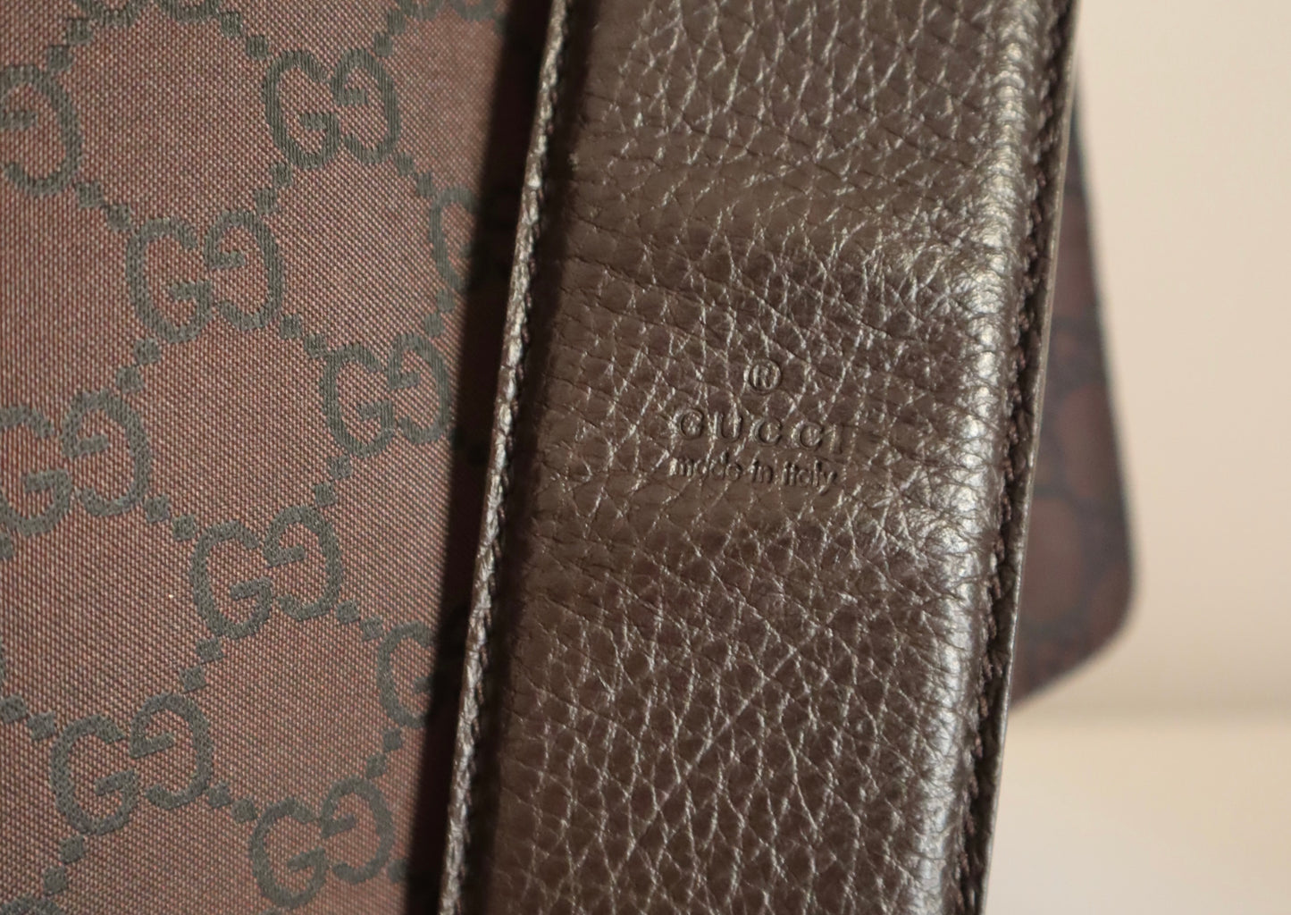 Borsa a tracolla Gucci marrone in monogram GG