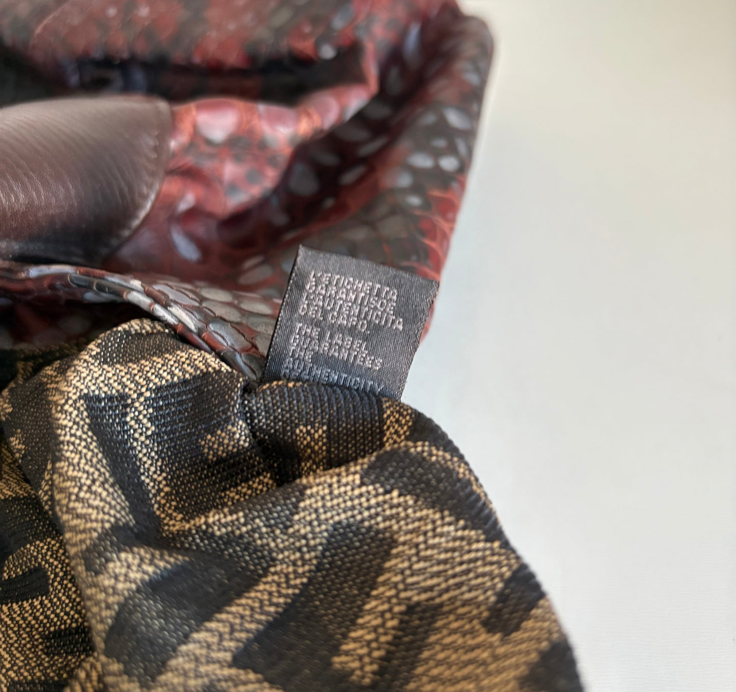 Iconica Fendi spy bag