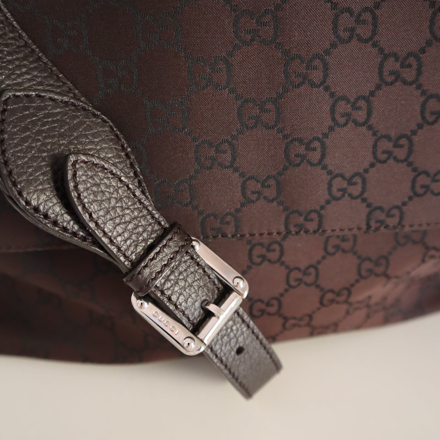 Borsa a tracolla Gucci marrone in monogram GG