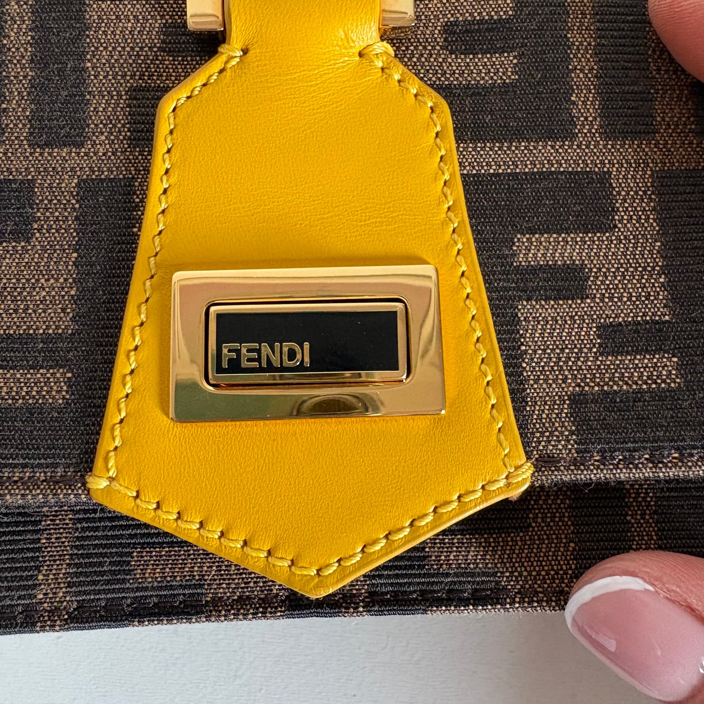Fendi Tevere mini crossbody -pari al nuovo
