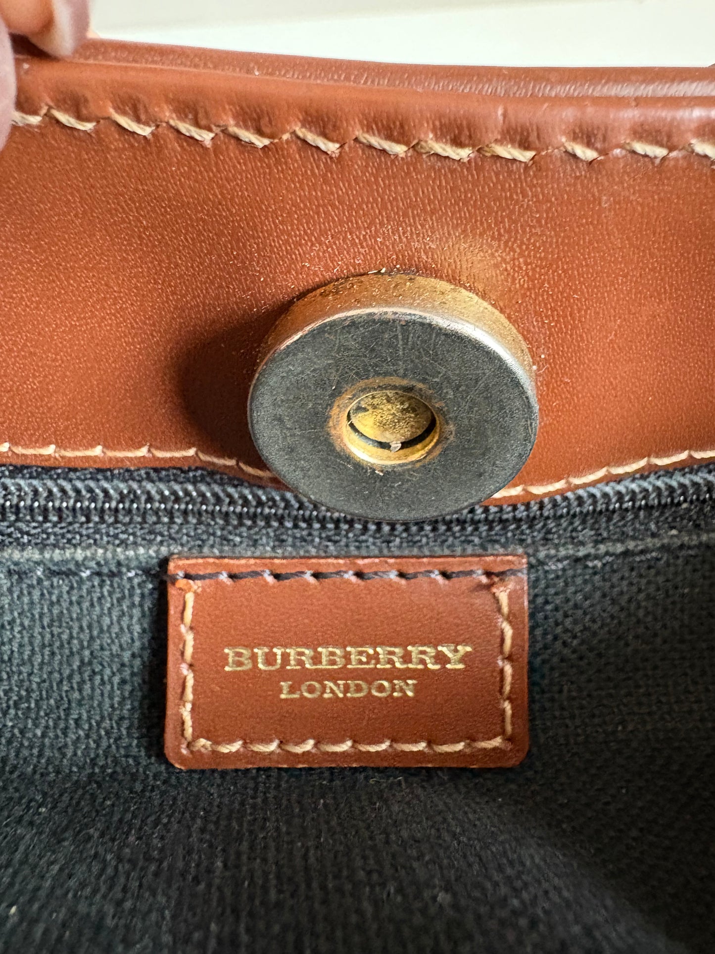 Iconic Burberry nova check  bucket bag