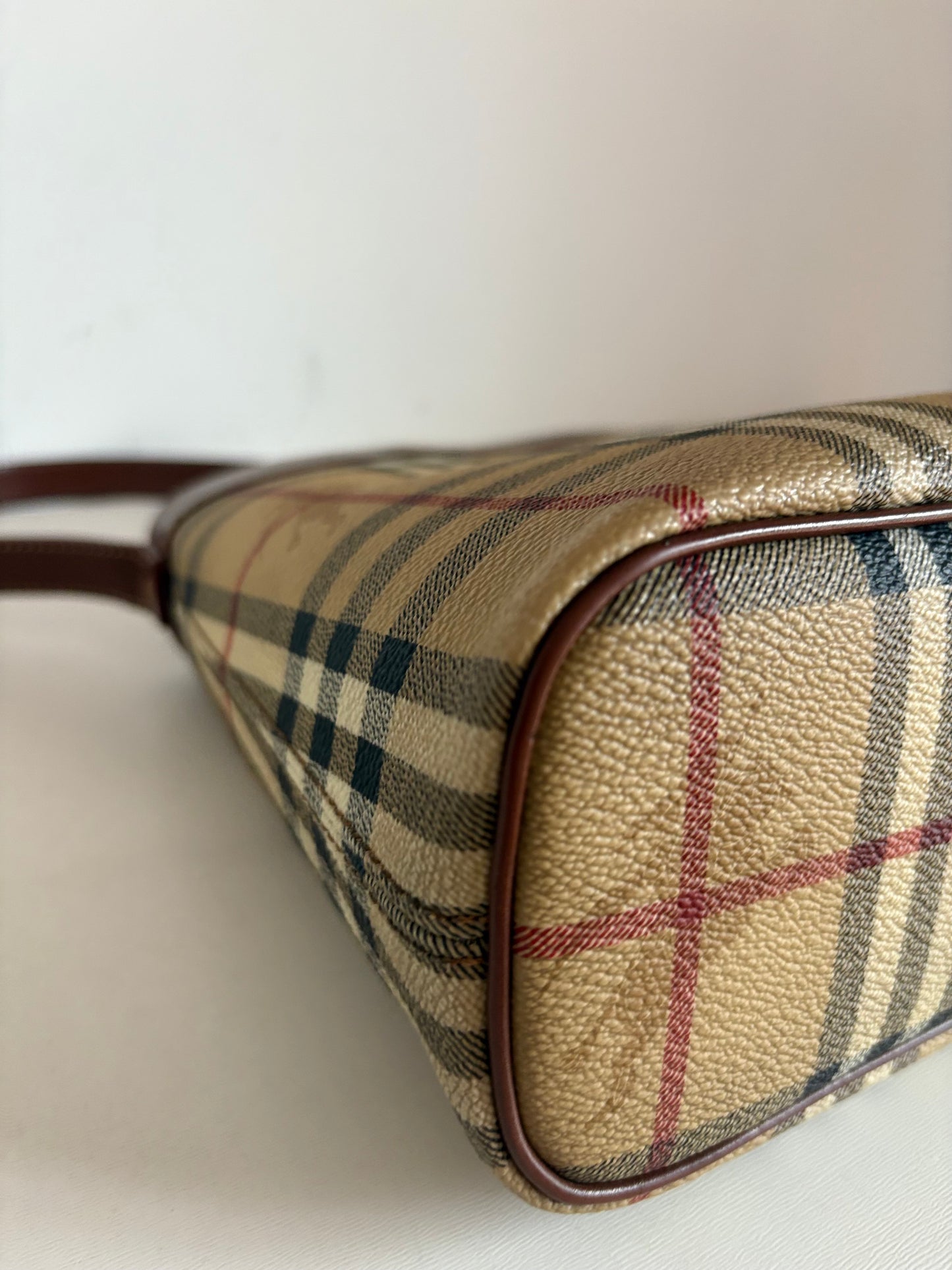 Iconic Burberry nova check  bucket bag