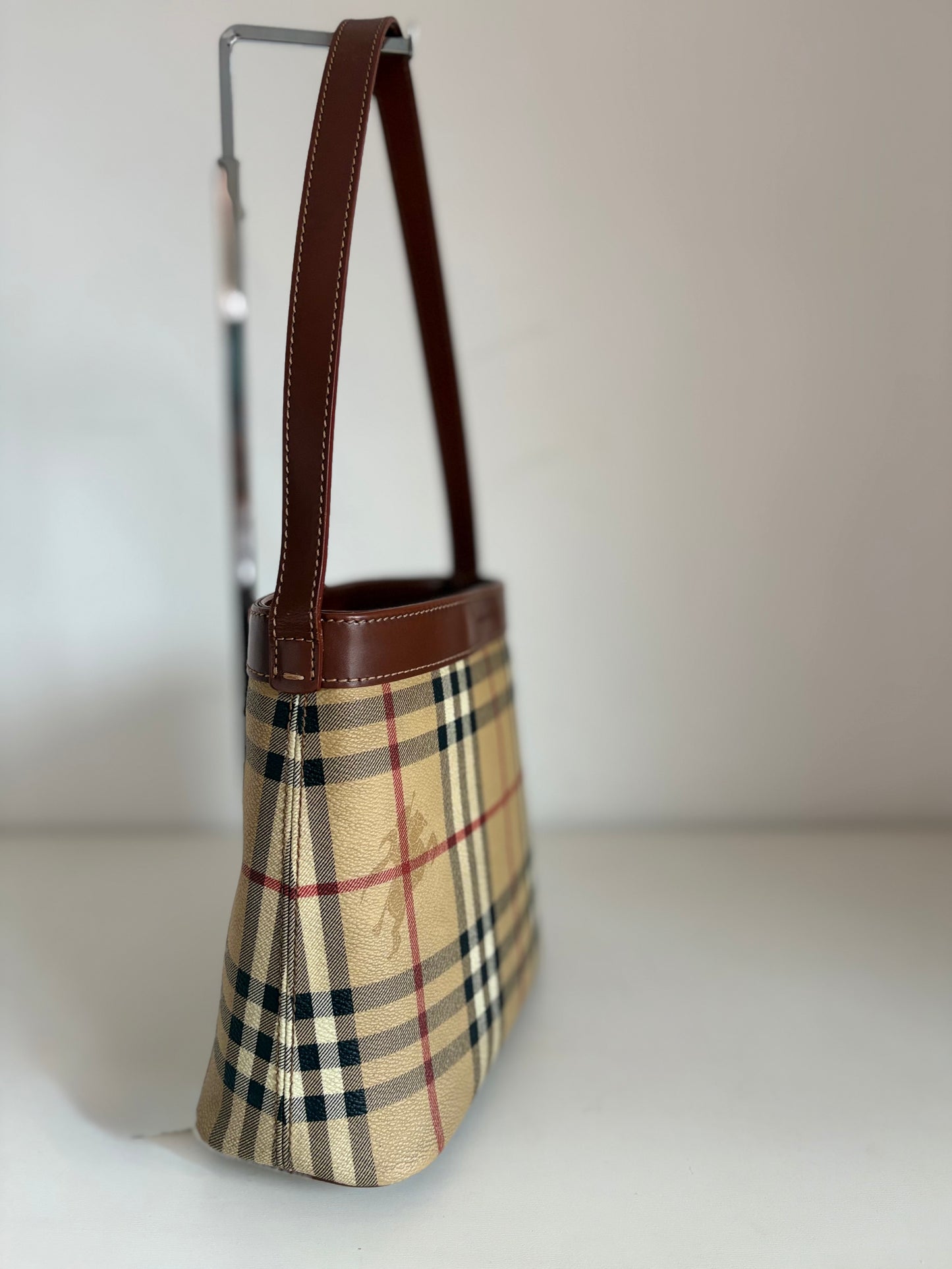 Iconic Burberry nova check  bucket bag